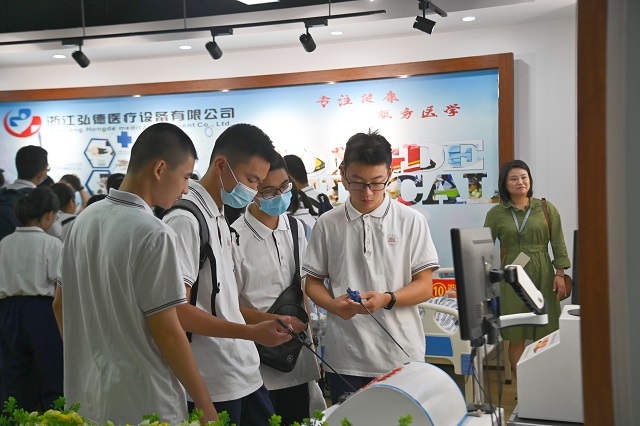 &#67;&#81;&#57;&#30005;&#23376;&#40;&#20013;&#22269;&#41;&#20114;&#21160;&#30334;&#31185;